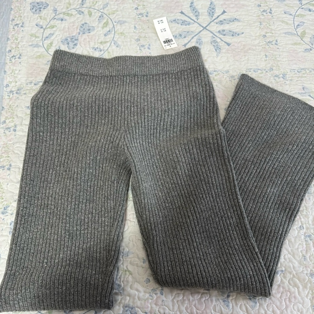 Abercombie & Fitch Women flare knit pant